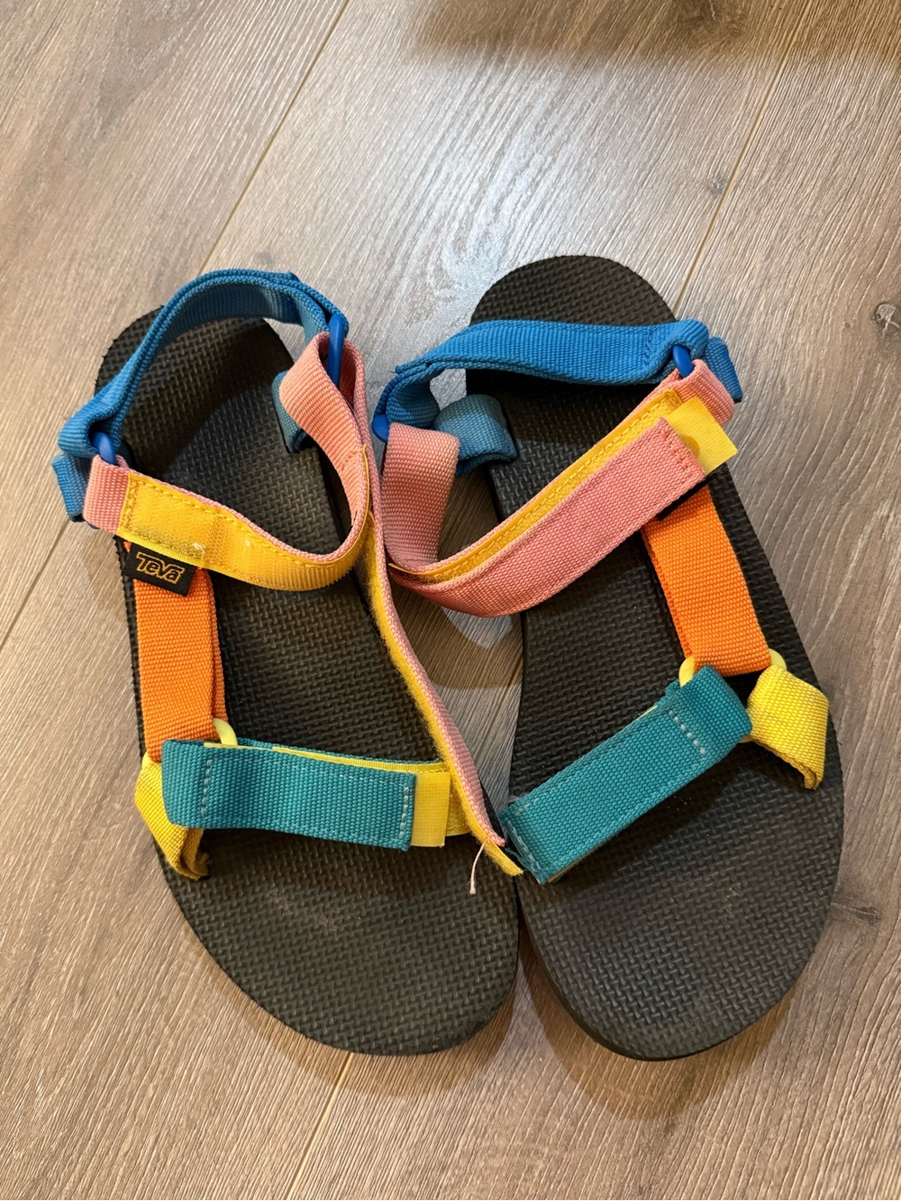 TEVA Multicolor Strap Universal Sandals (Women’s 7)
